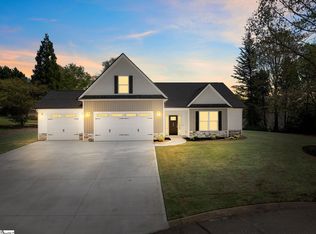 405 Pearle Brook Ln, Taylors, SC 29687