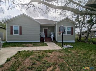 240 S Rail St, Bloomington, TX 77951