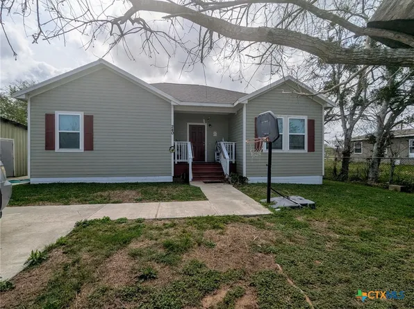 240 S Rail St, Bloomington, TX 77951