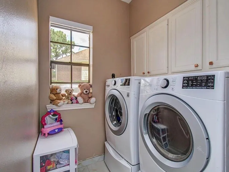 7826 Granite Ridge Ln — Photo 17
