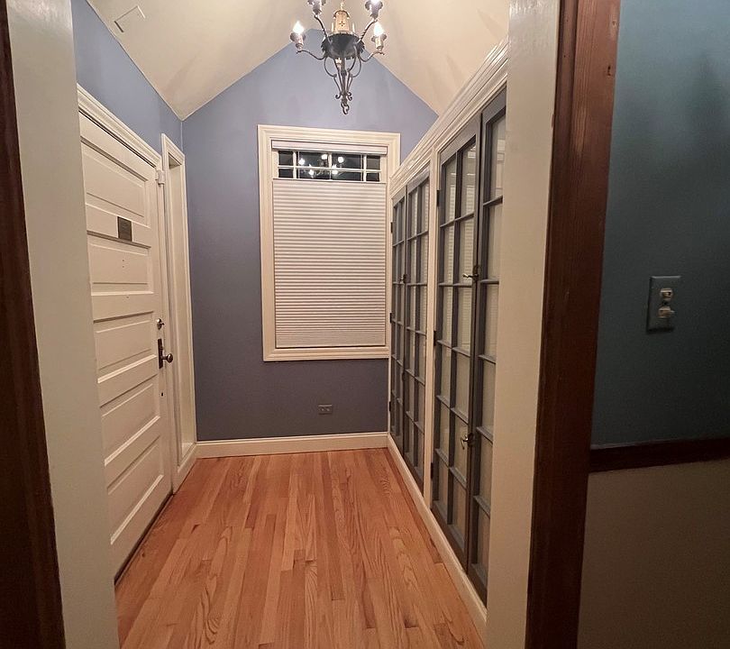 2nd image of 700 Illinois Rd