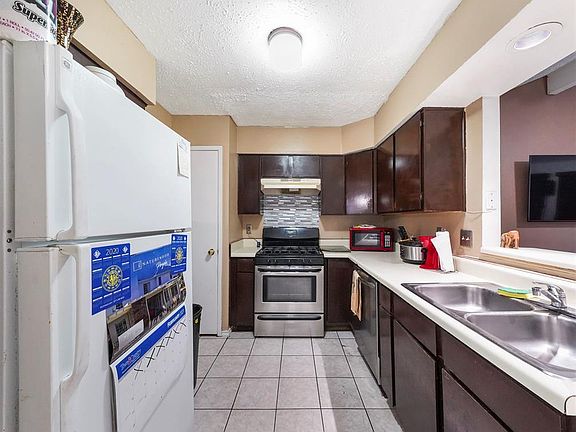4th image of 12215 Lennox Gardens Dr