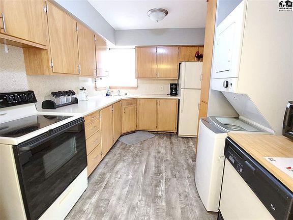 5th image of 39 Sunflower Ave