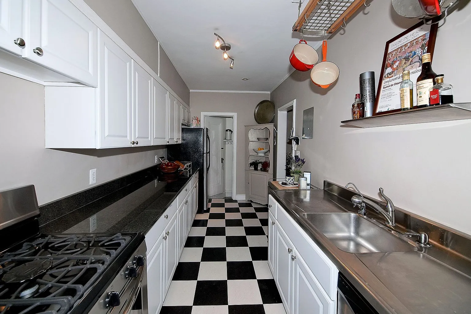 3711 Reservoir Rd NW photo 1