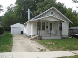 1001 S Clayton St, Bloomington, IL