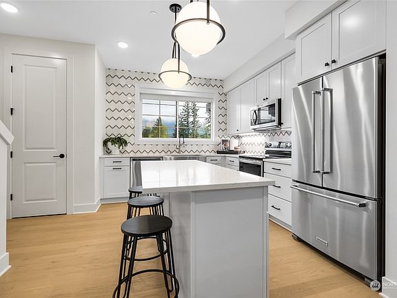 5th image of 1835 SE 12th Street #205