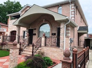 22-11 Ryan St, Whitestone, NY 11357