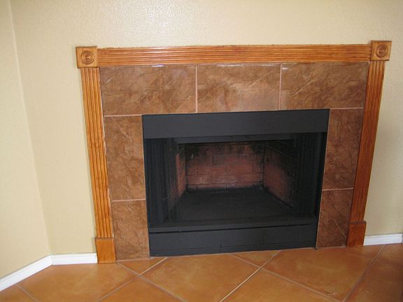 Fireplace in L/R