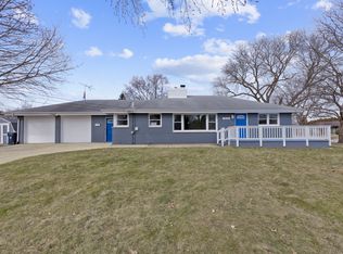 1562 Junior Pl, Elgin, IL 60123