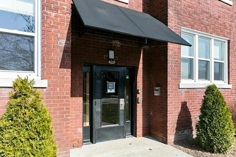 340-1A Partington Ave #2 — Photo 3