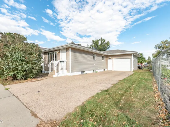 508 10th Ave SW, Mandan, ND 58554
