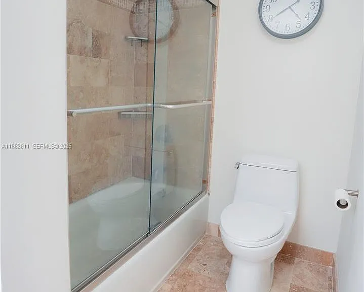 6039 Collins Ave #503 — Photo 21