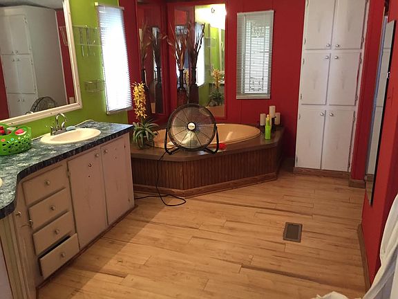 3rd image of 314 Bayou Dr N