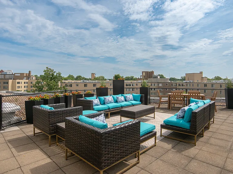 Connecticut House Apartments — Photo 26