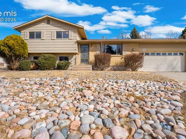 3325 Raindrop Dr, Colorado Springs, CO 80917