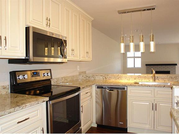 2nd image of 1158 La Terrace Cir