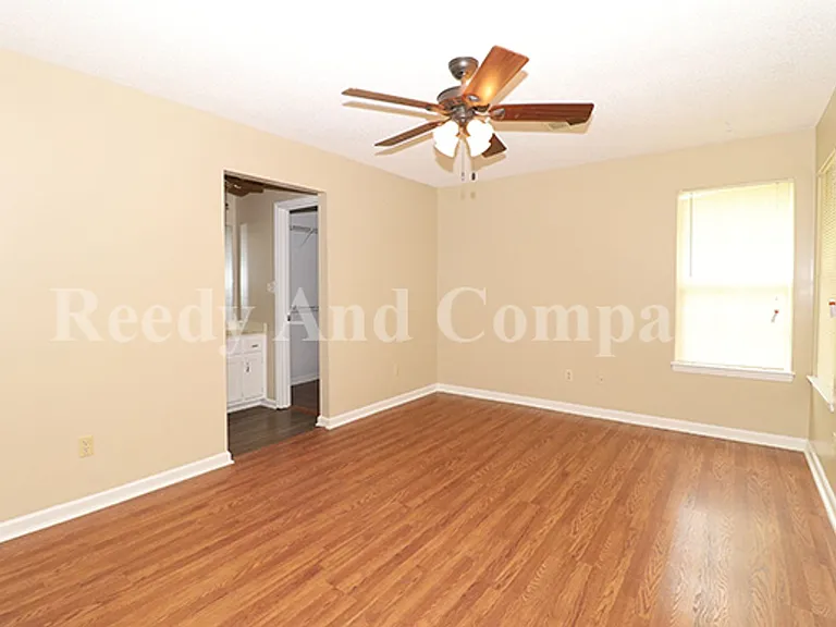 5961 Kentwood Dr — Photo 16