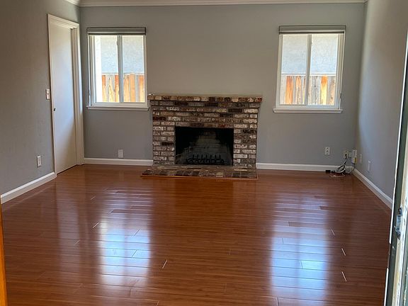 3rd image of 899 Miller Ave