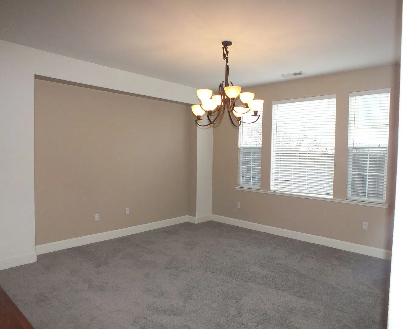 Serrano 5 bed 4 bath 4k+ sf! — Photo 3