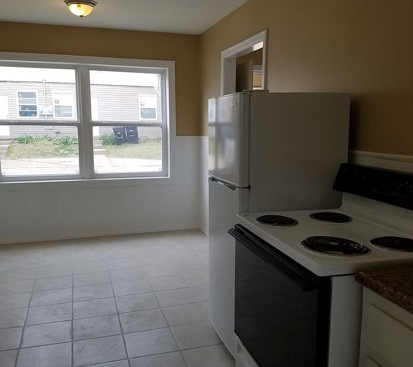 1st image of 904 S High St #6404234