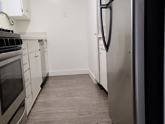 2nd image of 938 3rd St #104