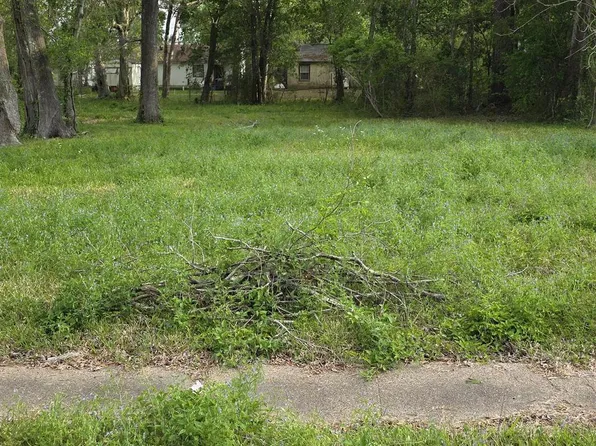 2075 Tulane St, Beaumont, TX 77703