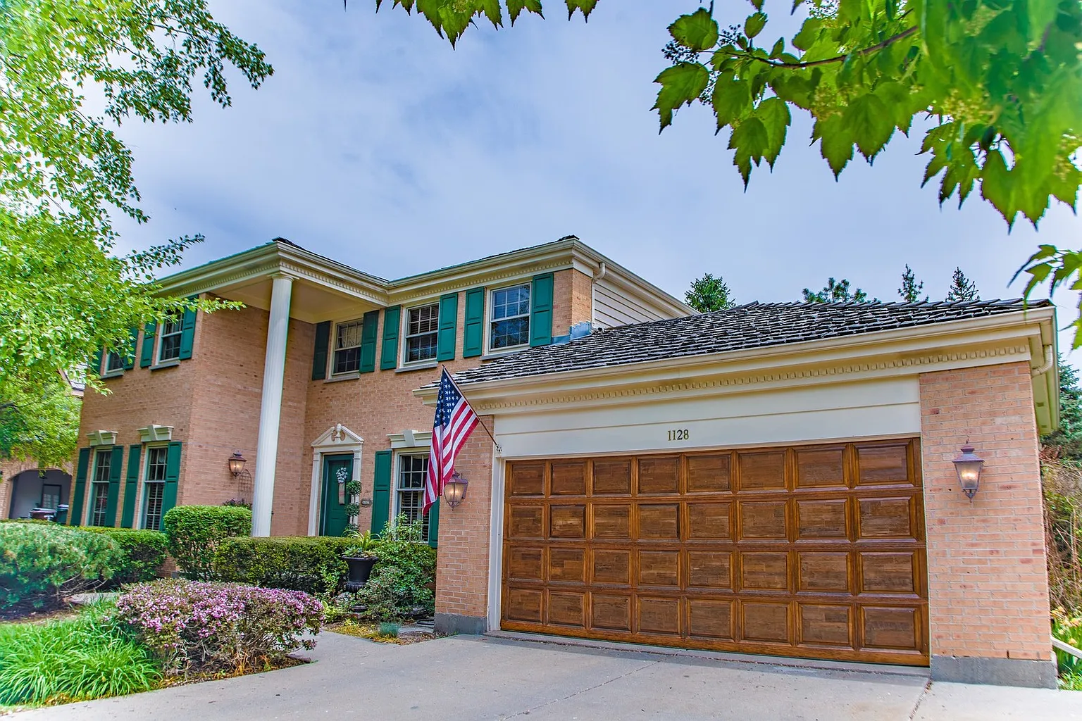 1128 Loyola Dr photo 1