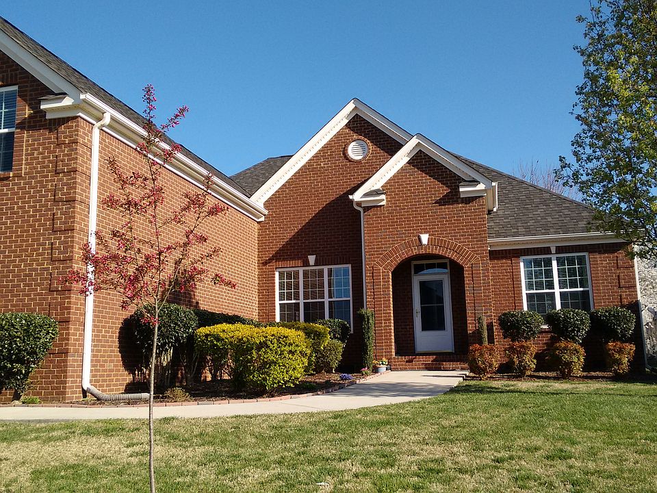 1st image of 1302 Manassas Dr