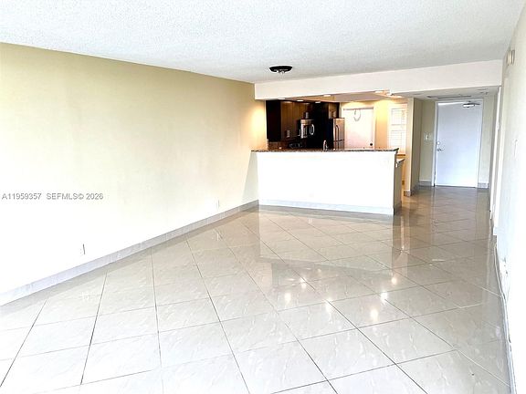 4th image of 2940 N Course Dr APT 910