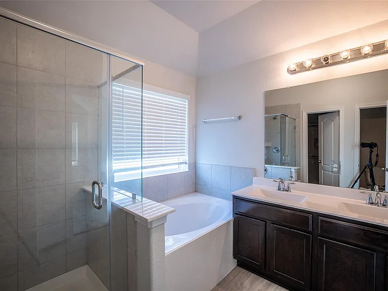 3427 Avary River Ln — Photo 11