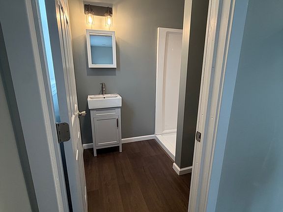 3rd image of 104 Gravity St Floor 1