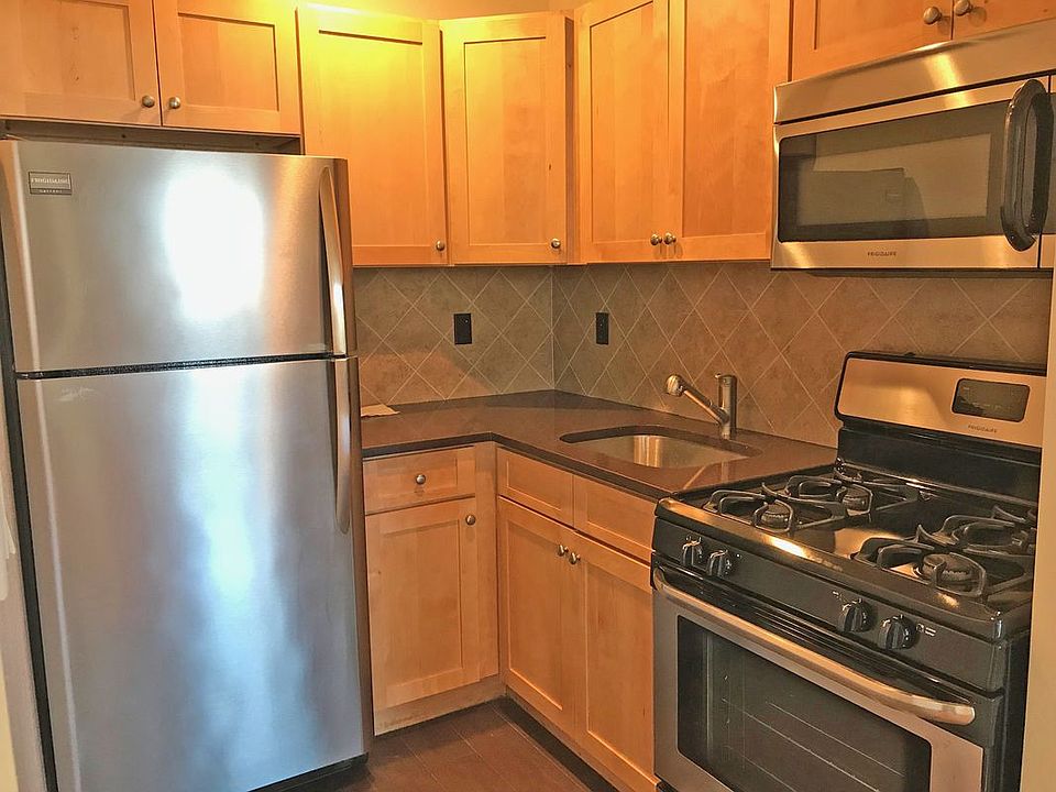 1st image of 3176 37th St APT 2C