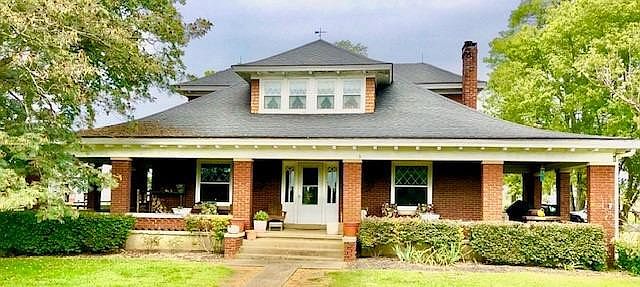 1st image of 890 Hicks Pike