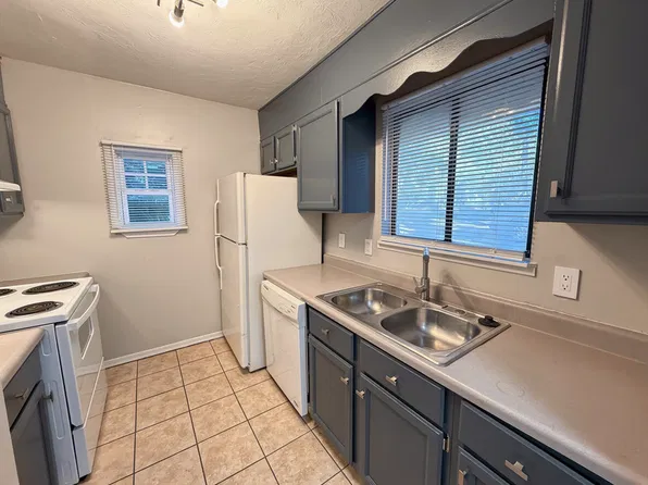 2741 W Tharpe St, Tallahassee, FL 32303