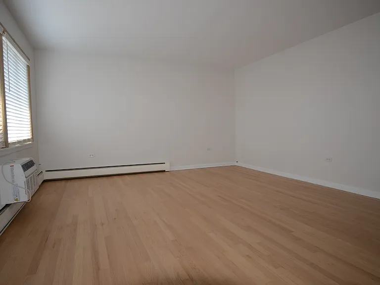1603 Waukegan Rd — Photo 10