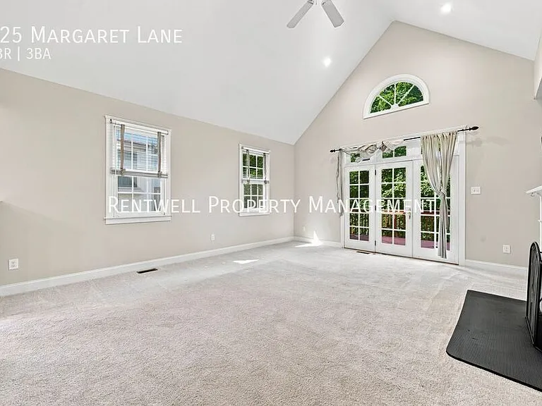 125 Margaret Ln — Photo 5