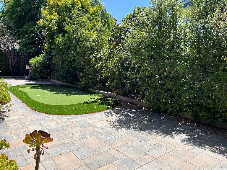 1371 Johnson Ave — Photo 9