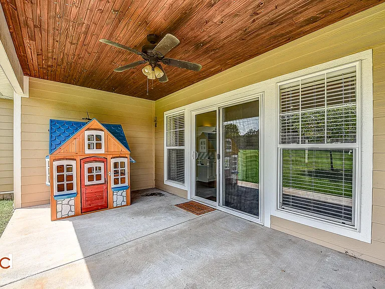 1408 NE Dysart Woods Ln — Photo 30