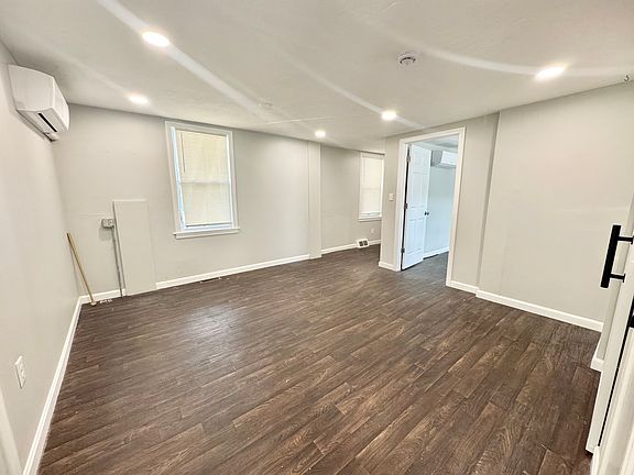 4th image of 504 Main St #1