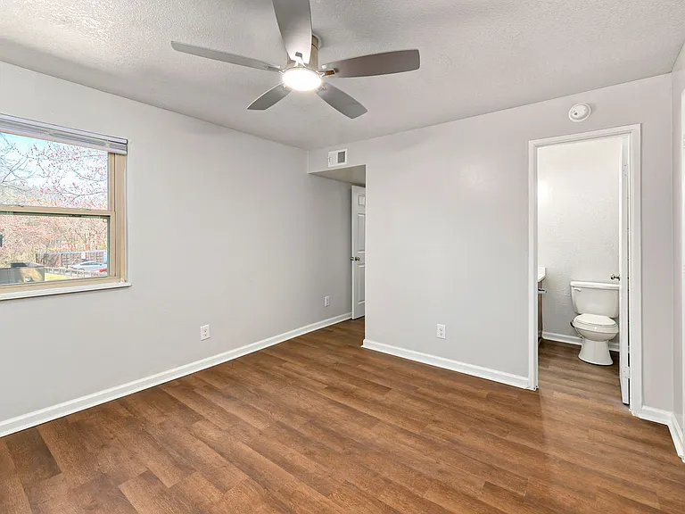 Legend Oaks Gated Community — Photo 29