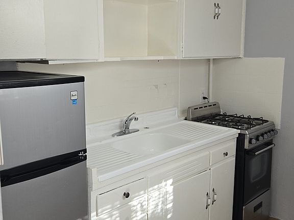 4th image of 2602 N Balboa Ave APT 2