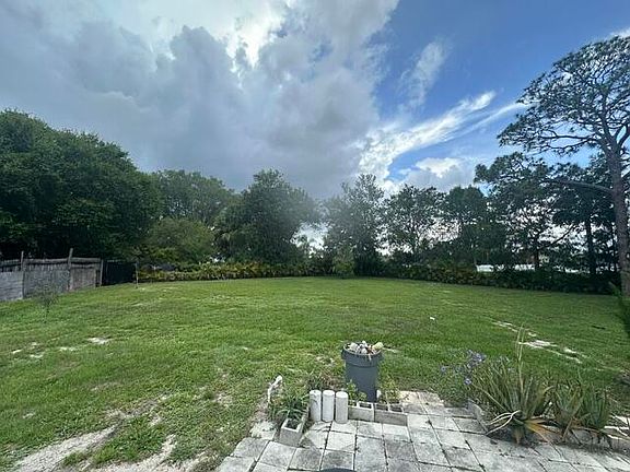 3rd image of 1497 SW Gastador Avenue