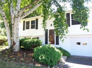 45 Stockton Ln, Rochester, NY 14625