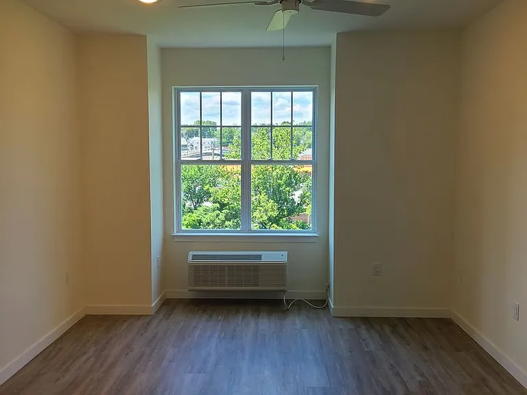 Lexington Riverview — Photo 5