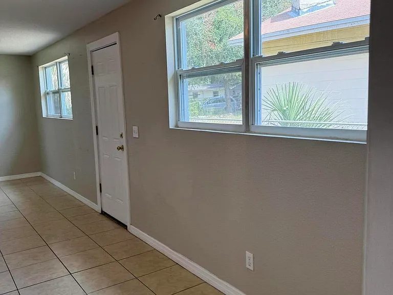3923 Harbor View Dr — Photo 7