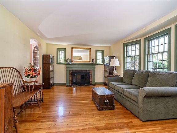 4th image of 70 Cobleigh St