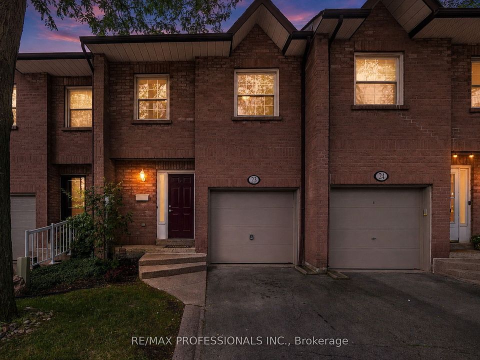 1st image of 2004 Glenada Cres #23