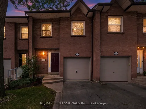 2004 Glenada Cres #23, Oakville, ON L6H 5P5