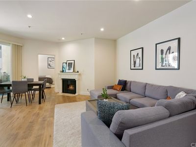 620 S Gramercy Pl APT 338, Los Angeles, CA, 90005