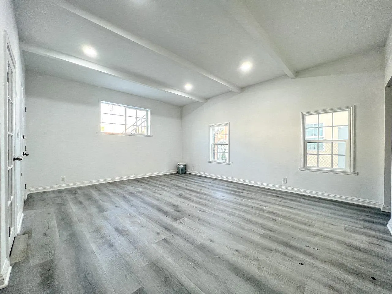 1531 S Orange Grove Ave — Photo 3